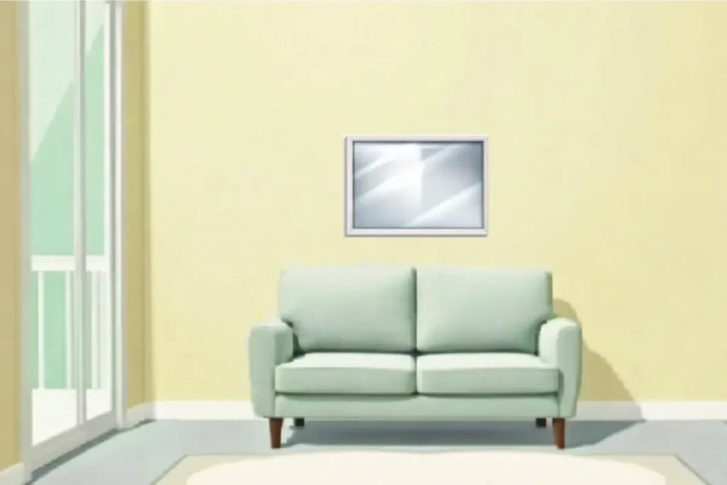 Sala pequeña con espejo decorativo que amplía visualmente el espacio.